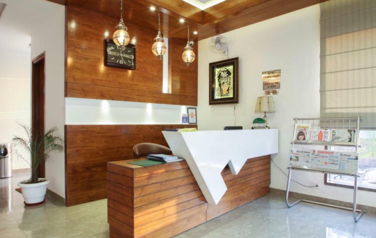 Al-Qasa Hotel Zirakpur Εξωτερικό φωτογραφία